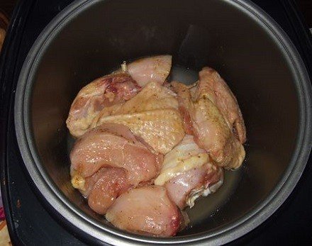 Жареная курица в мультиварке. Вкуснее, чем на сковороде
