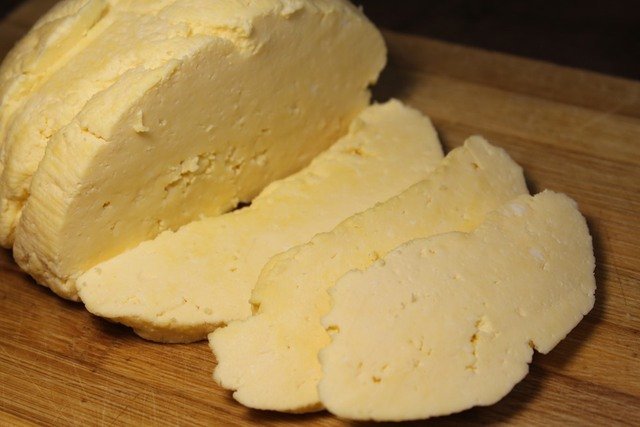 Домашний сыр всего из трех продуктов