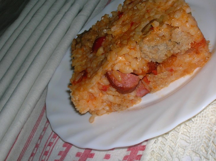 Сарту ( рисовый "пирог" со сборной мясной начинкой)