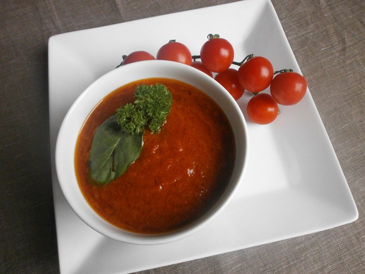 Универсальный томатный соус "три помидора"