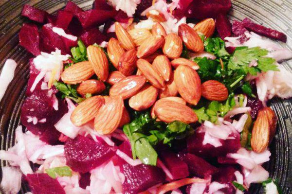 12 рецептов постных салатов, которые понравятся каждому