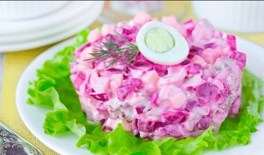 Простой и сбалансированный по ингредиентам свекольный салатик