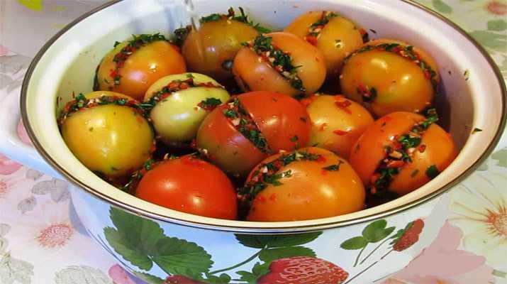 Как вкусно заквасить бурые помидоры с начинкой