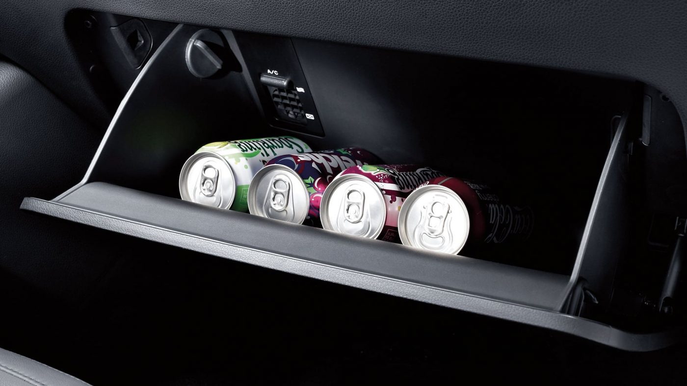 Превратите бардачок в холодильник: секреты охлаждения для автолюбителей